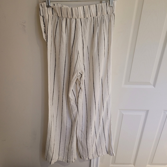 GAP Wide Legged Pants - Picture 3 of 5